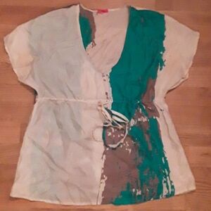 EUC 100% silk printed  short sleeve blouse